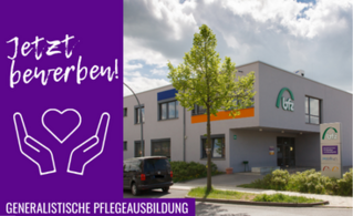 Das Bild zeigt auf der rechten Seite das Gebäude der Schule. Auf der linken Seite steht auf einer lilafarbenen Fläche eine weiße Aufschrift: „Jetzt bewerben! Generalistische Pflegeausbildung“