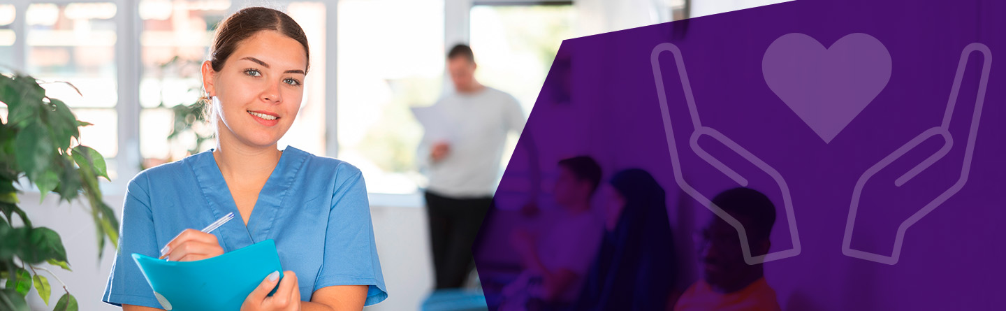 Header: Pflegerin mit Dokumentation/Unterlagen